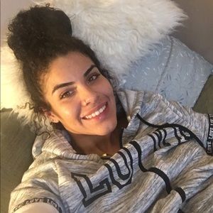 Meet your Posher, Angie